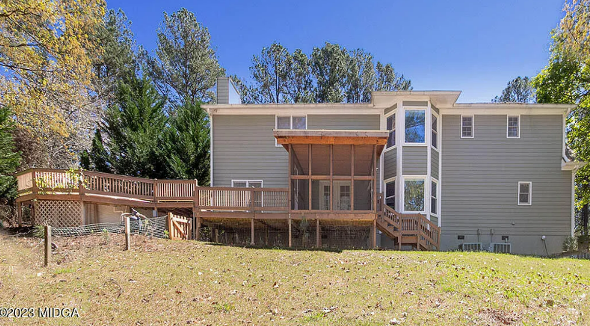 back view of 656 River North Blvd, Macon, GA 31211
