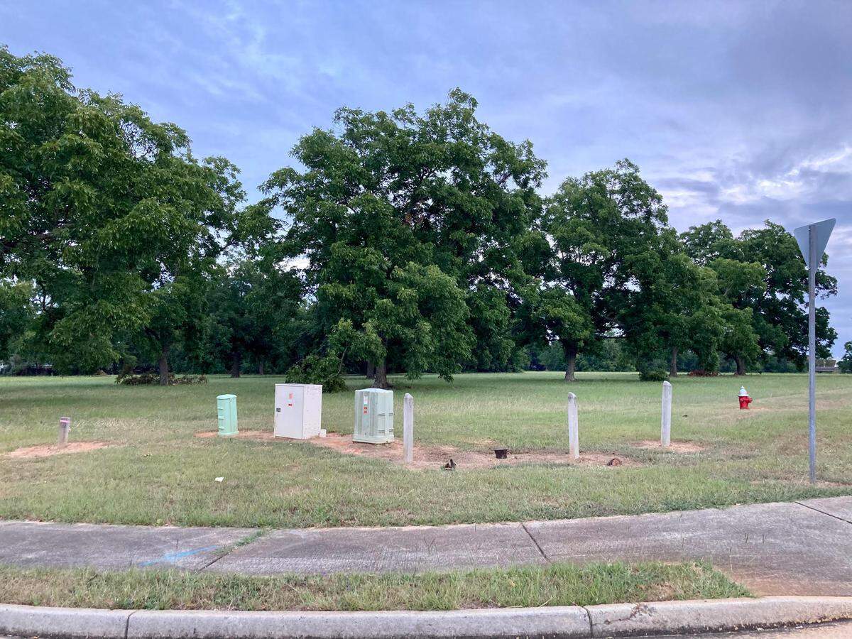 A popular national coffee brand and a seafood restaurant are coming to Warner Robins, part of a multi-million development in the works off South Houston Lake Road. The coffee shop is expected to be built on this corner at Wrasling Way and South Houston Lake Road.