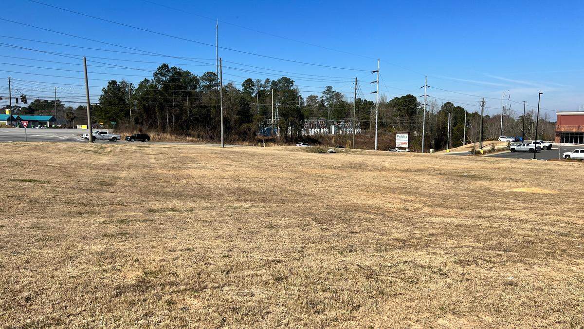 Mavis Tire & Brakes — This retail tire and brake center is expected to be built at 5591 Thomaston Road. The site, which is just under an acre, is an out parcel within the Lake Tobesofkee shopping center at the intersection of Thomaston and Tucker roads.