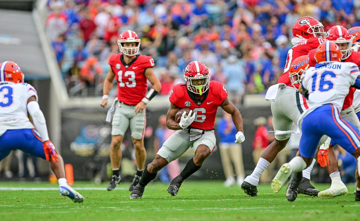 Georgia running back Kenny McIntosh heads for a Georgia first down against the Florida Gators Saturday in Jacksonville, Florida.