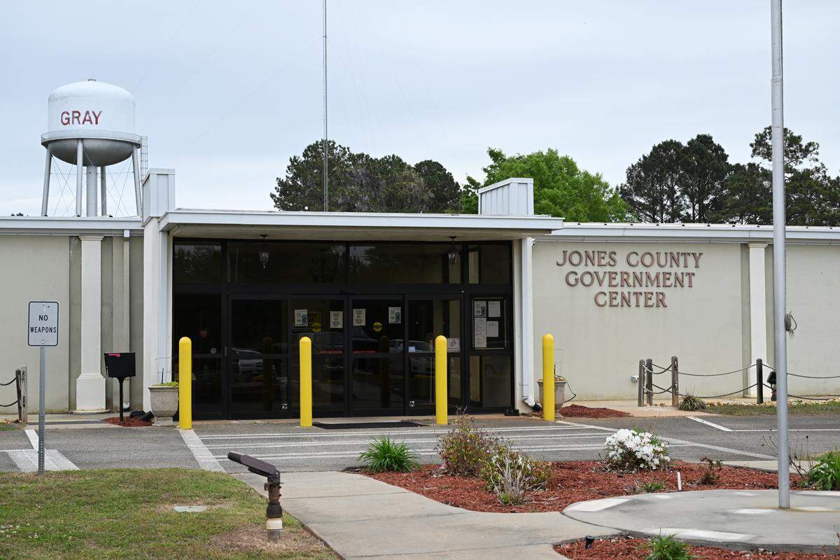 The Jones County Government Center is located off of Industrial Boulevard in Gray, Ga. Documents show Jones County officials were in touch with a data center developer discussing a proposed amendment for months.