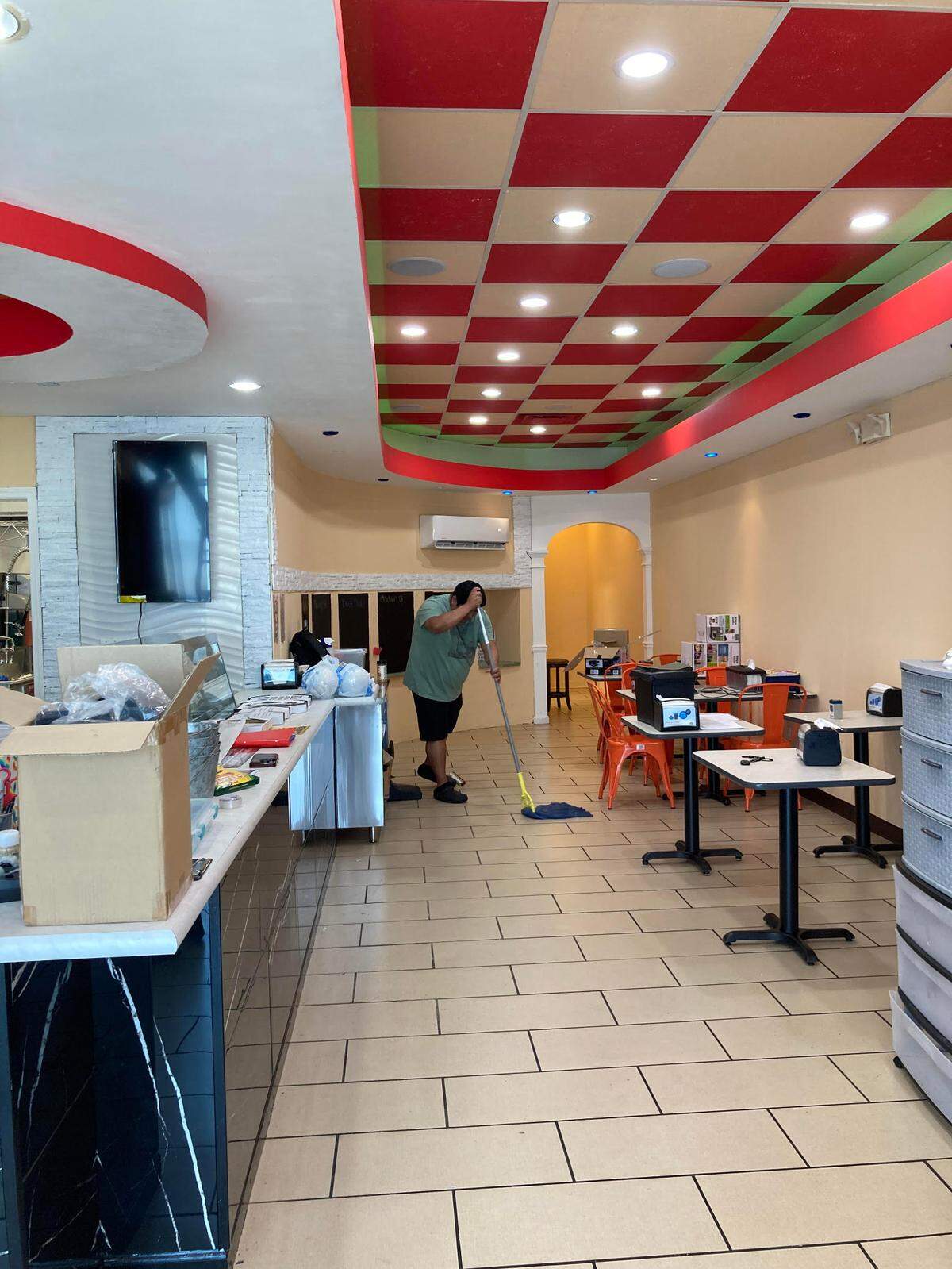 An inside peek of the new No Name Burger to open soon in the Kroger shopping center of Ga. 96 in the Bonaire community of Warner Robins.