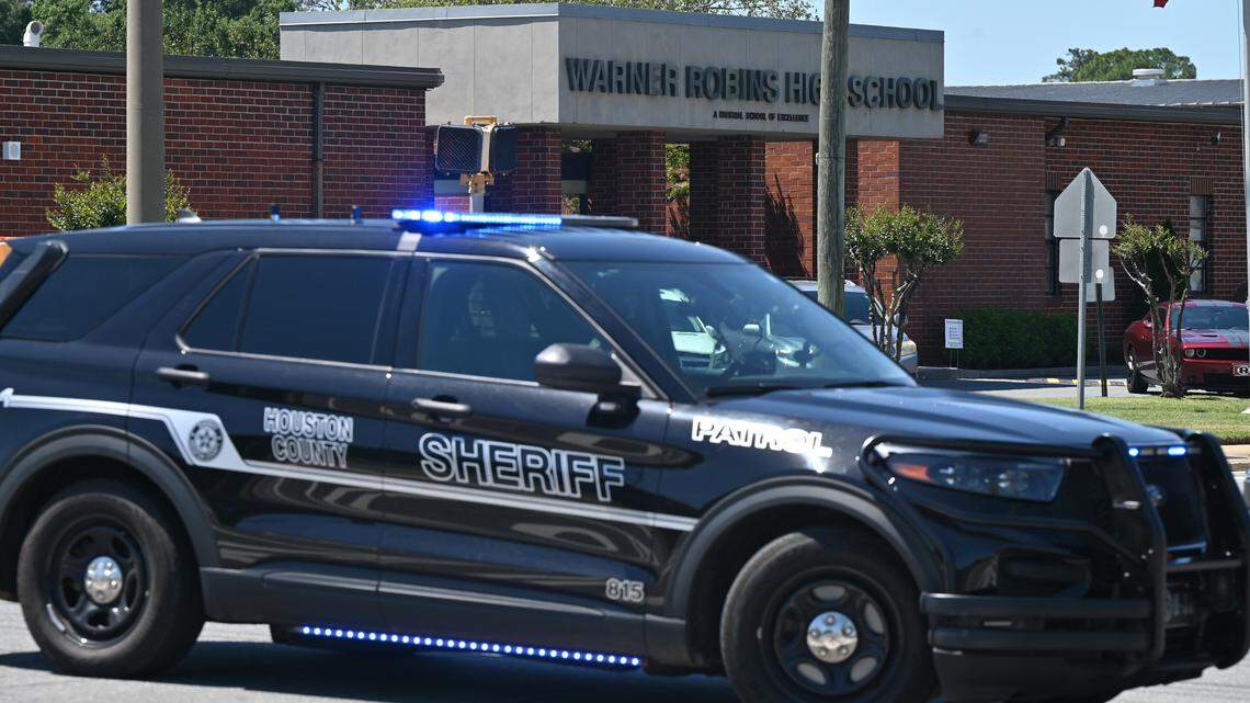 Warner Robins High faces second bomb threat this month. Deputies investigating