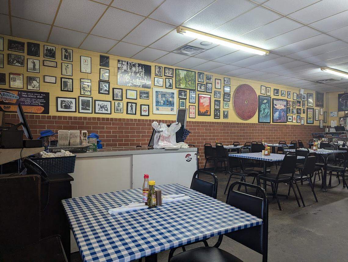 Inside view of H&H Restaurant in Macon, Georgia