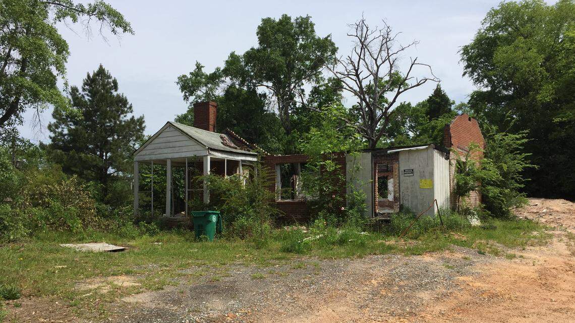 ‘We’re the forgotten ones.’ Unionville residents urge county to clean up blighted homes