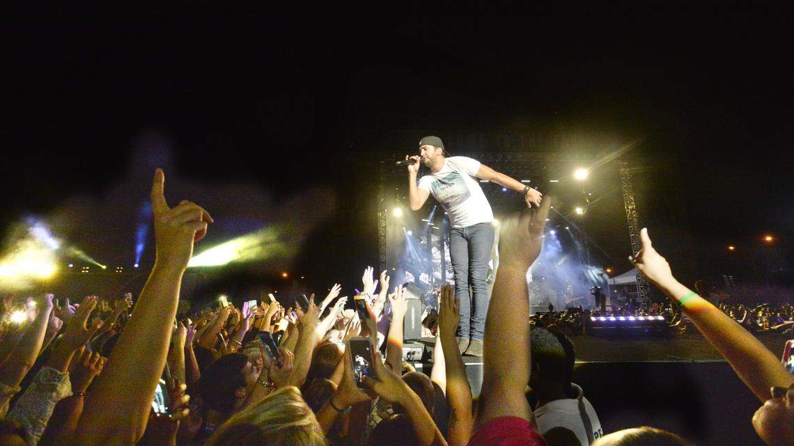 Luke Bryan adds Georgia to second leg of his 'Kill the Lights' tour