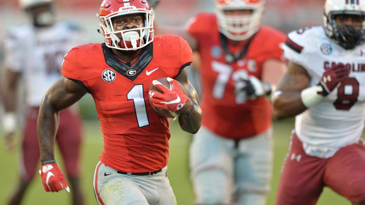 BEAU CABELL/THE TELEGRAPH 
 Athens, Ga., 09/19/2015: Georgia running back Sony Michel heads for the end zone in the second quarter on a 21-yd. touchdown run giving Georgia a 17-3 lead over South Carolina.