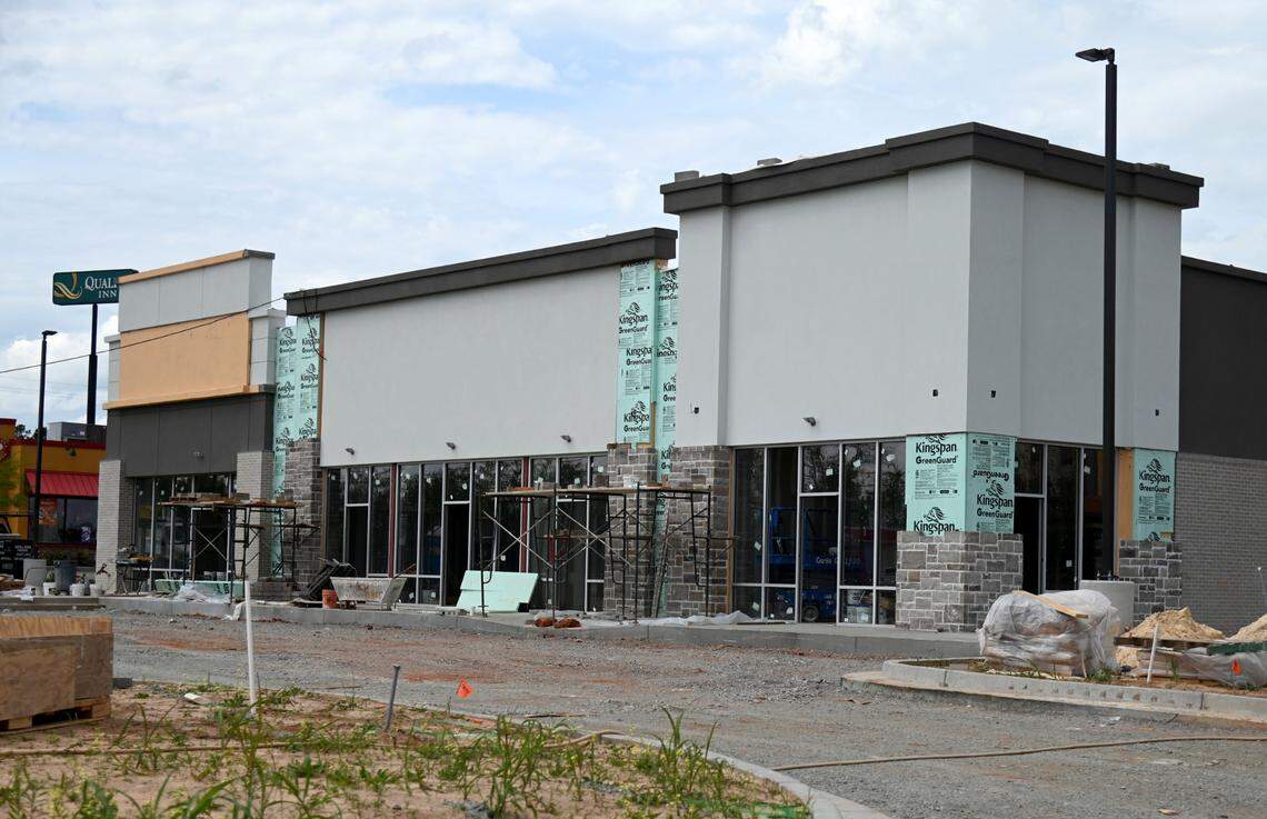 A Dunkin’ and Jersey Mike’s Subs is going up on Sam Nunn Blvd. Perry.