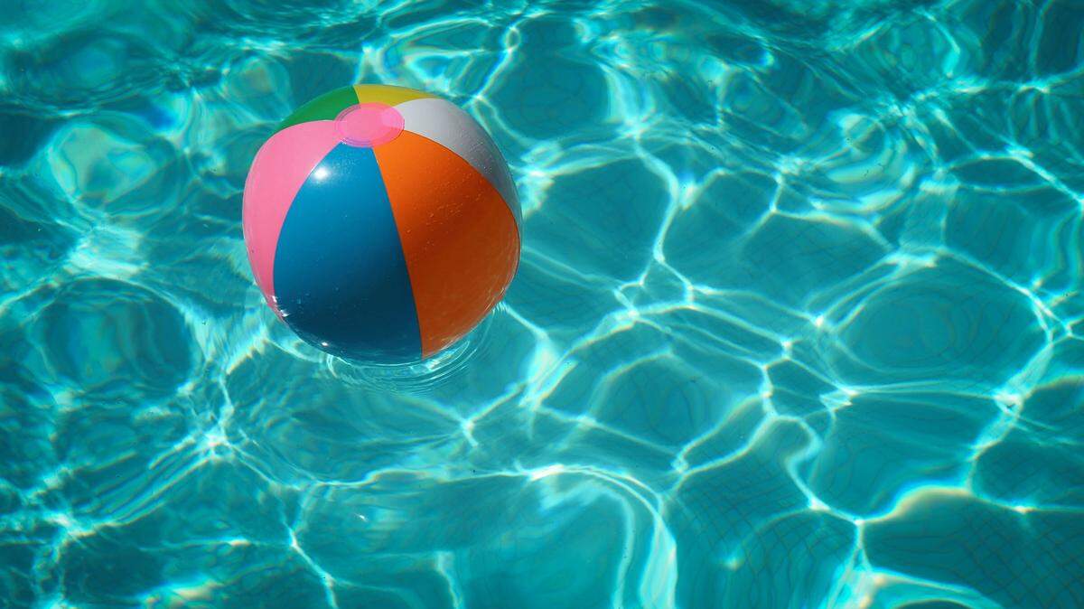 Can you skinny dip or sunbathe nude at home in GA? Here’s what the law says.
