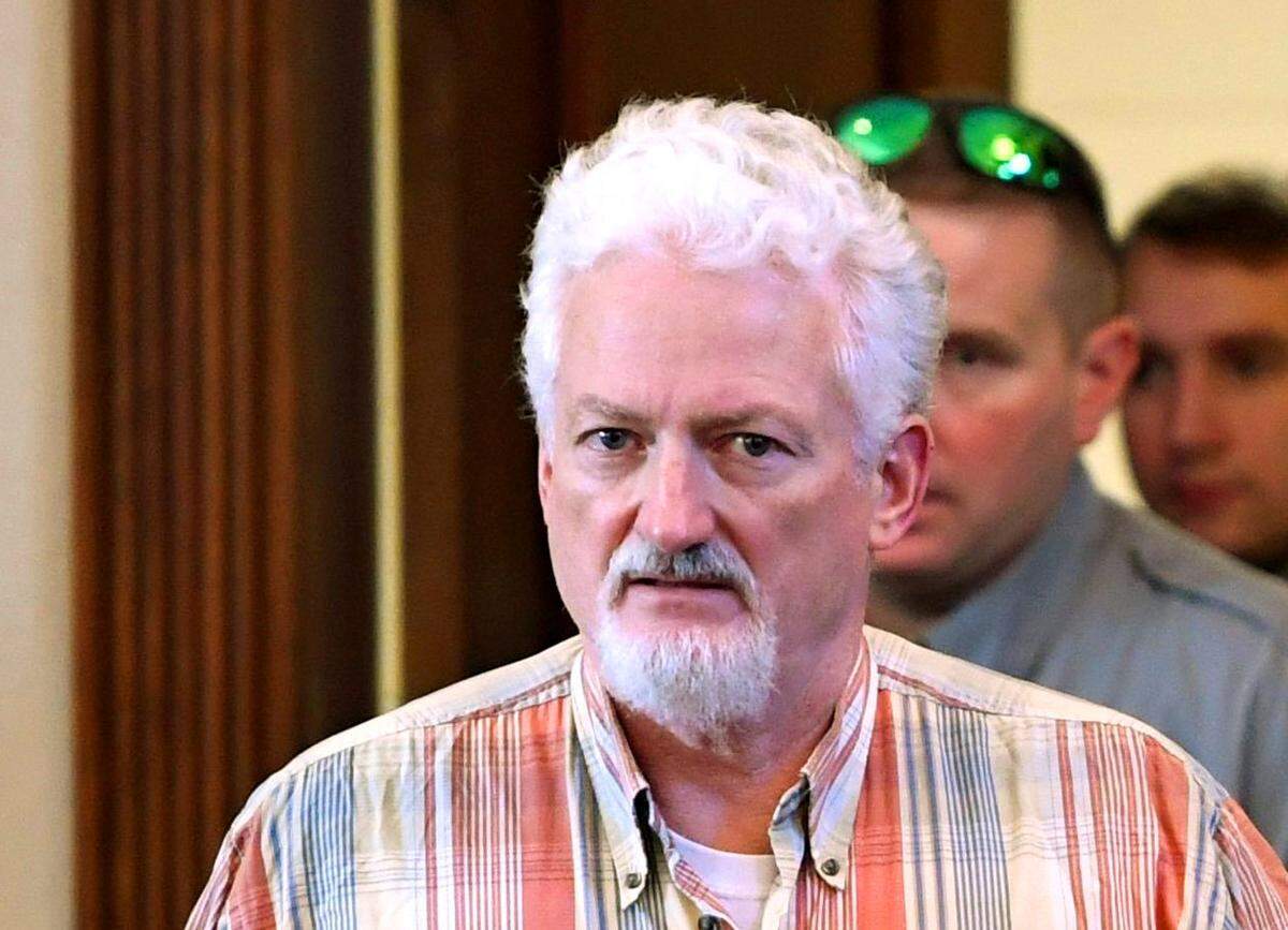 Ralph Stanley Elrod Jr. enters the Peach County Courthouse for a July 6, 2017, hearing.