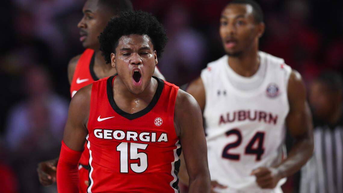 Georgia basketball surprises No. 13 Auburn and snaps four-game slide
