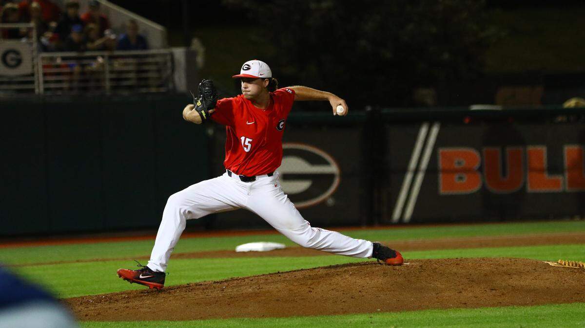 Reliever Kevin Smith throws a pitch in Georgia's win over Georgia Tech.