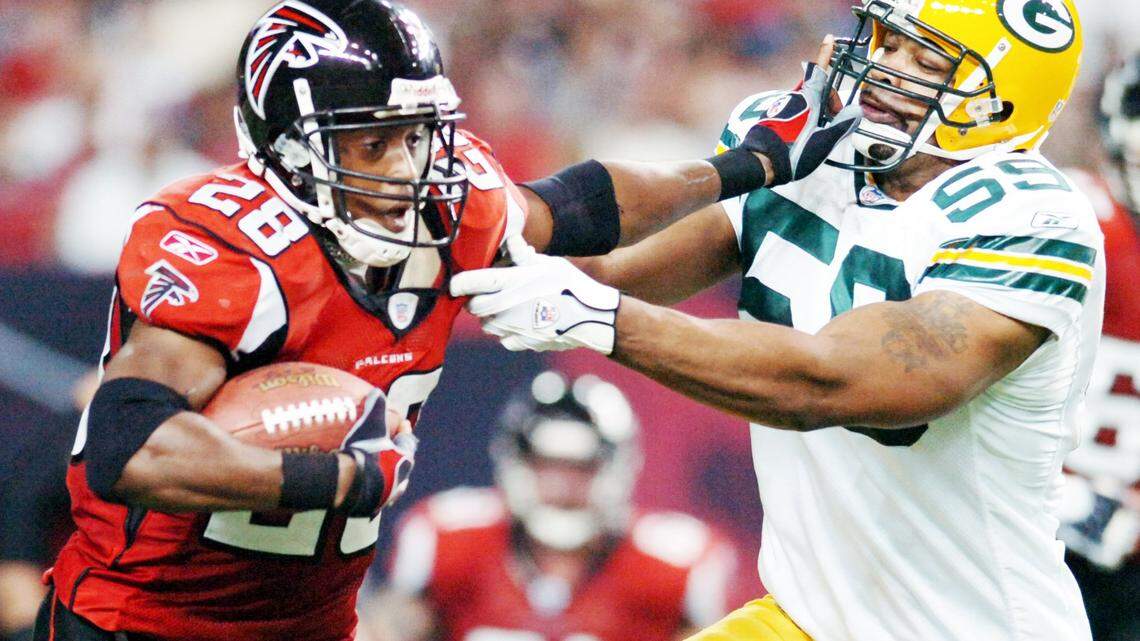Warrick Dunn, Eric Zeier and 10 other Georgia sports legends to be inducted into HOF