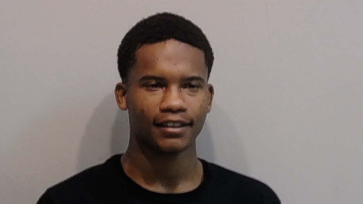 A photo Treyvon Deshun Walker, 23, who Bibb sheriff’s deputies say shot and killed his girlfriend May 5. He was last seen running from the apartment complex in black shorts and a black shirt, and is considered armed and dangerous.