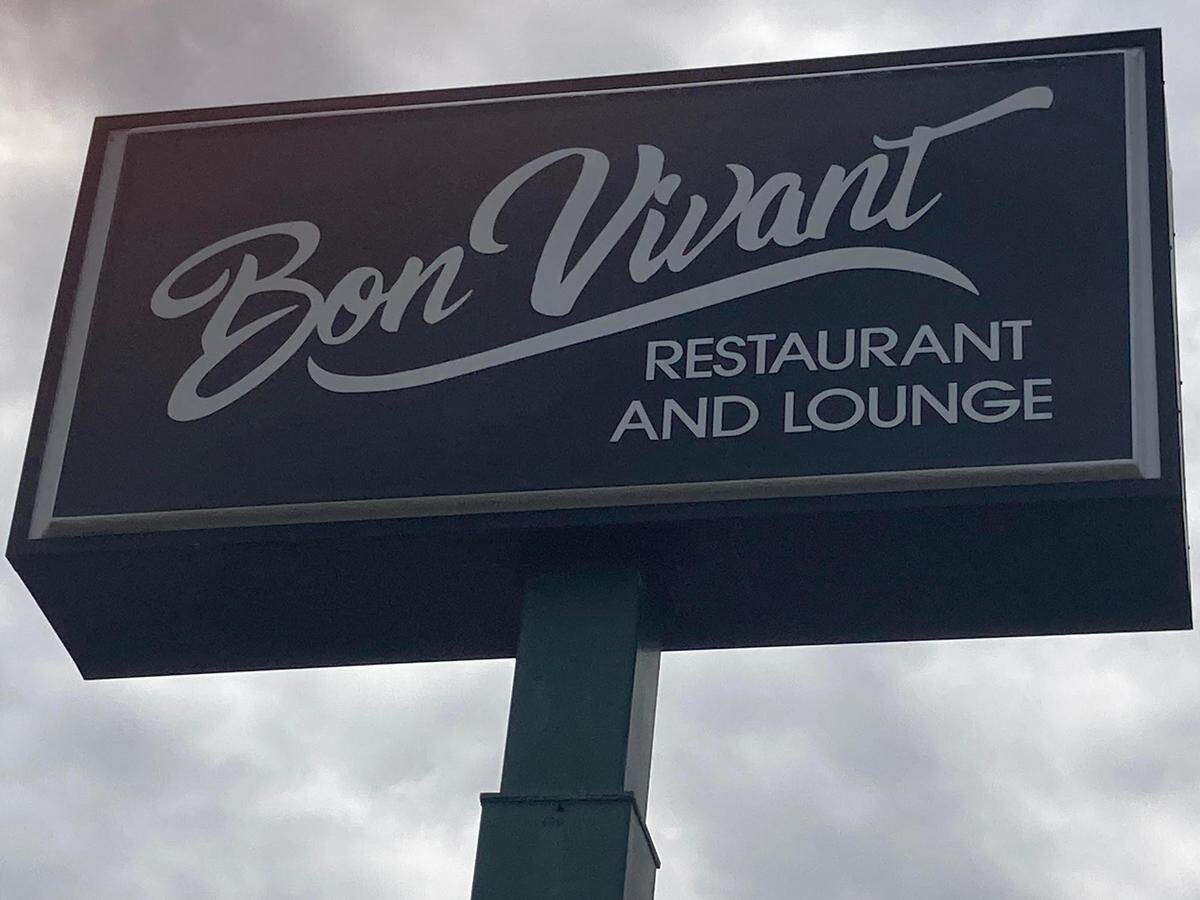 The sign is up for a new restaurant and lounge to open this fall at 511 N. Davis Drive in Warner Robins.