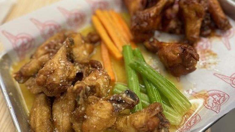 I just tried the best wings in Macon, according to your votes. Here’s what I thought