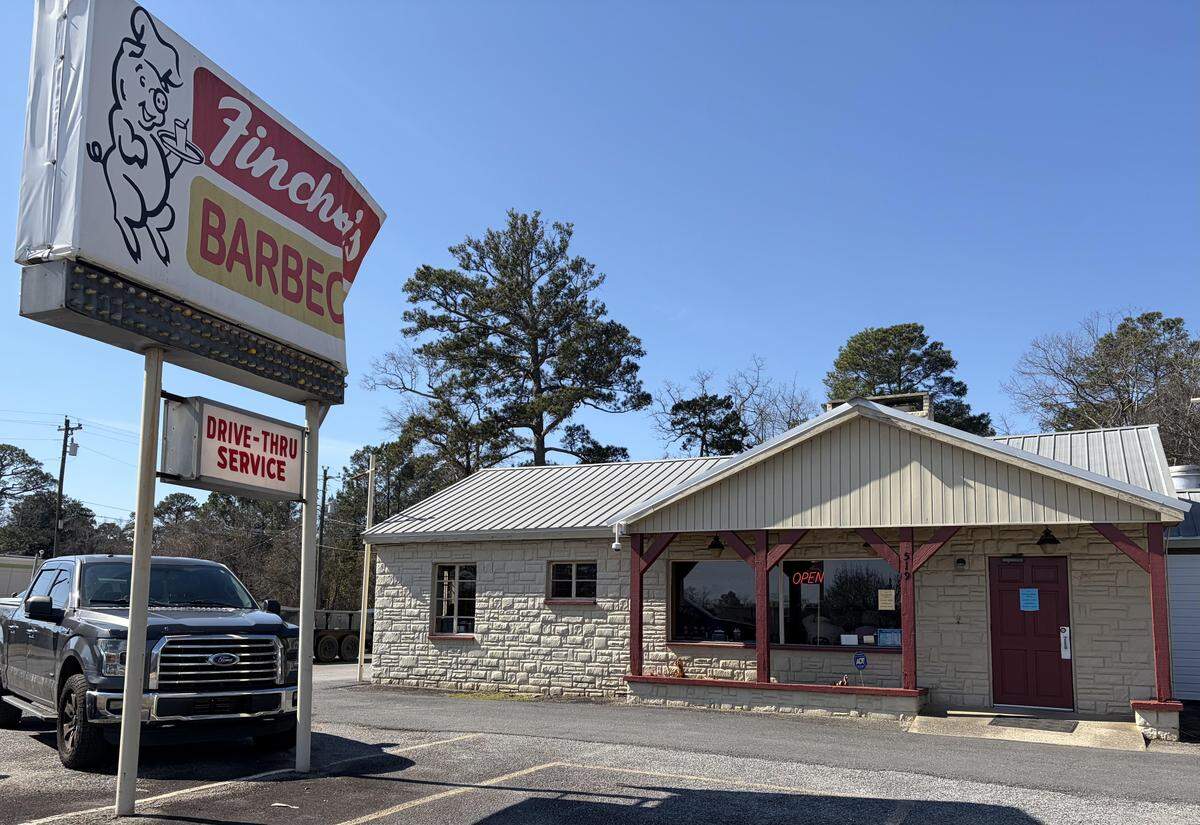 Fincher’s Barbecue at 519 North Davis Drive is closing ahead of the opening of a new Fincher’s Barbecue near the intersection of Watson Boulevard and Ga. 247 across from Robins Air Force Base.