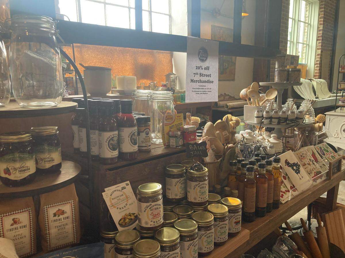 7th Street Salvage Downtown is closing and they’re having liquidation sales.