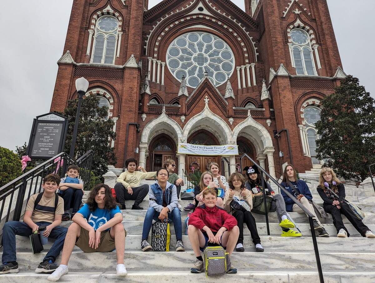 Divis Educational Services offers non-traditional educational pathways and community outreach opportunities to Bibb County home-schooled students.