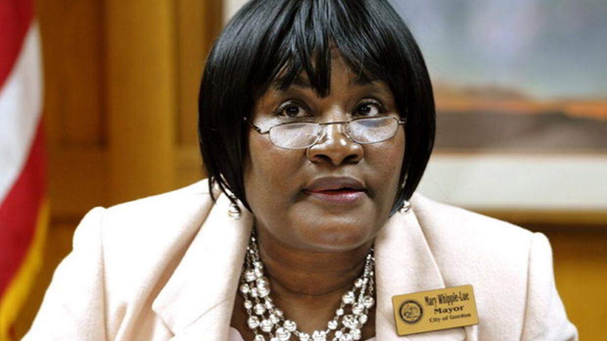 Mayor Mary Ann Whipple-Lue