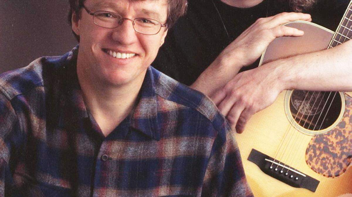 SPECIAL TO THE TELEGRAPHFrom left, Steve Baughman and Robin Bullock will perform their "Celtic Christmas" Concert on Friday night.