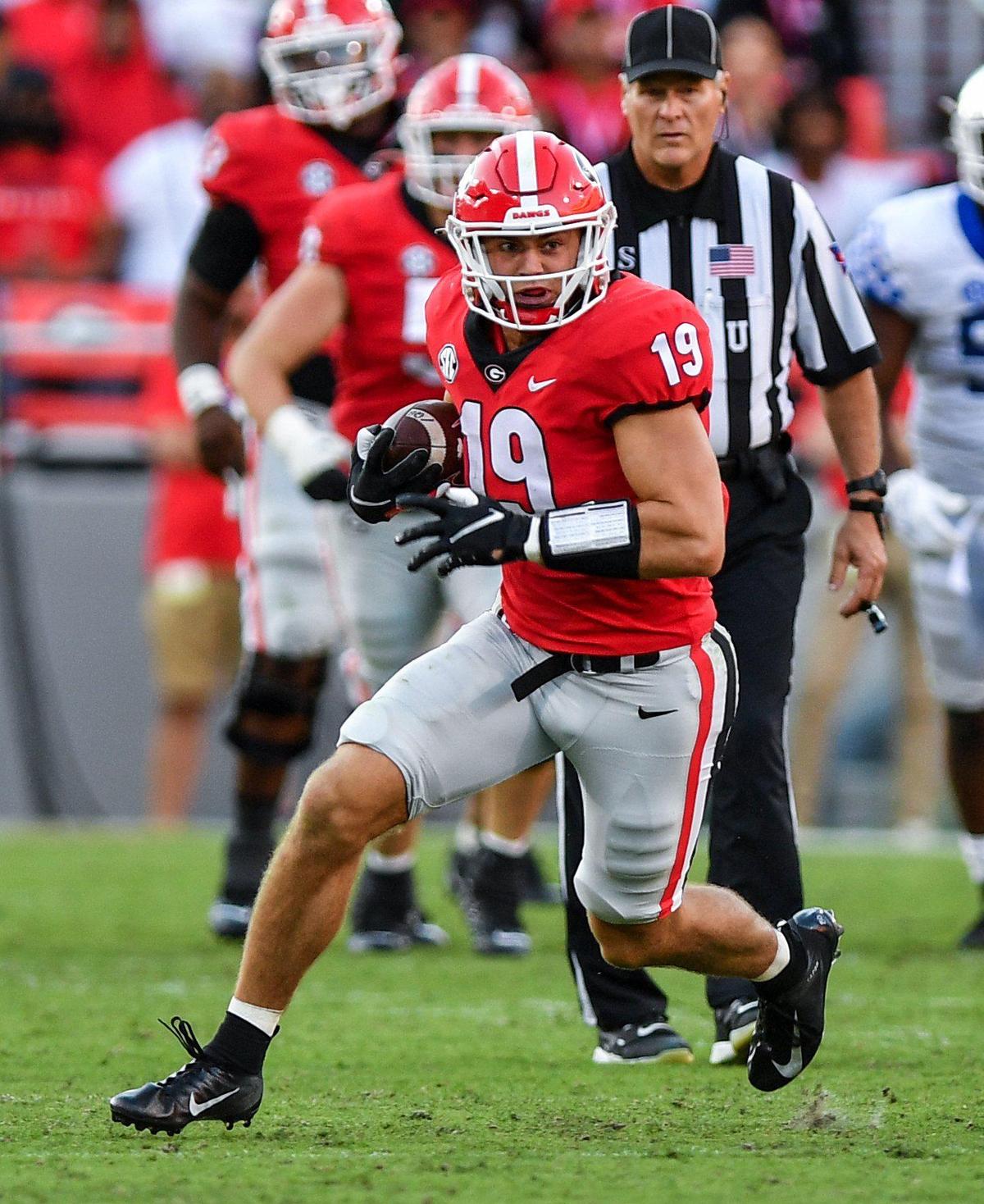DONN RODENROTH,Athens, Georgia, 10/16/2021: Georgia tight end Brock Bowers finds some running room against the Kentucky defense and picks up a first down.