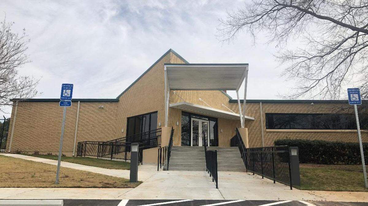 Macon-Bibb County dedicates recreation center in honor of Delores Brooks