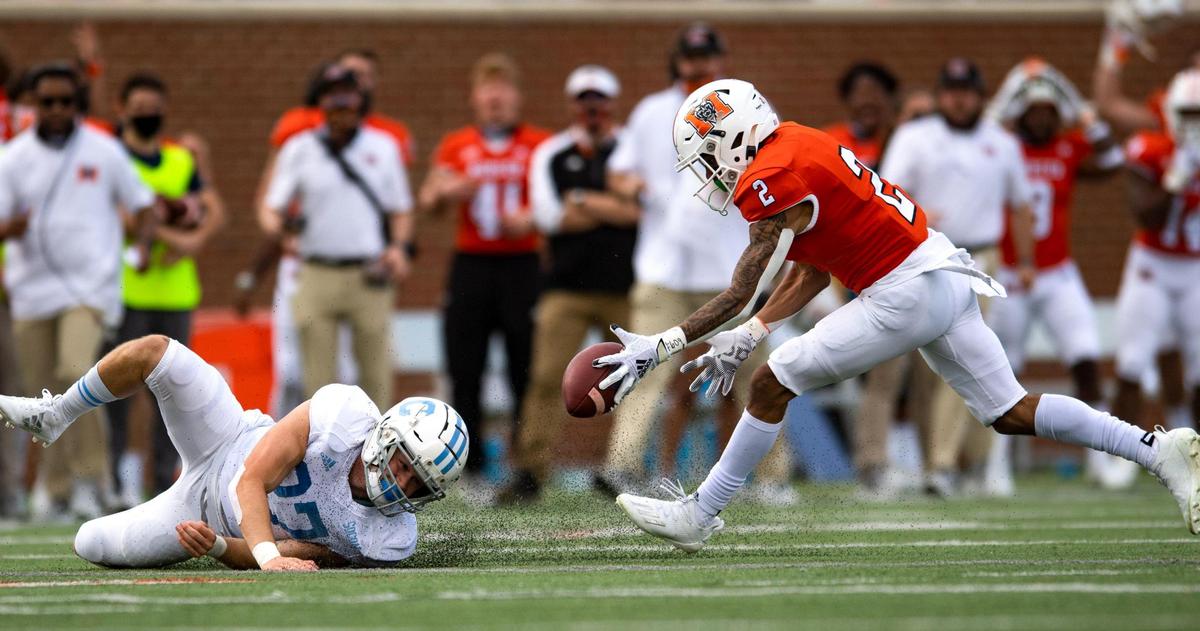 DONN RODENROTH,Macon, Georgia, 02/27/2021: Mercer’s Yahsyn McKee scoops and scores for the Bears against Citadel Saturday in Macon. Mercer beat the Citadel 42-28.