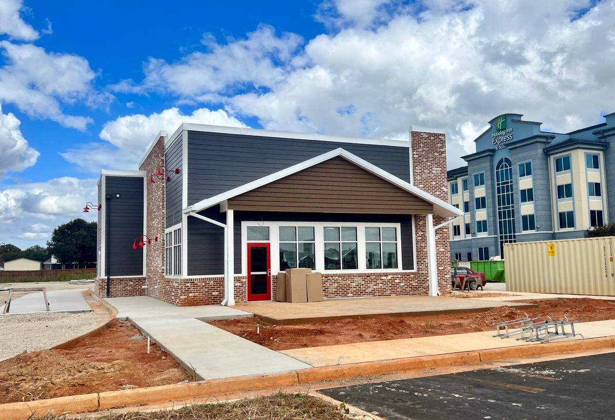 The construction of Slim Chickens on Watson Boulevard in Warner Robins is underway. The restaurant in Warner Robins will be the first in Middle Georgia.