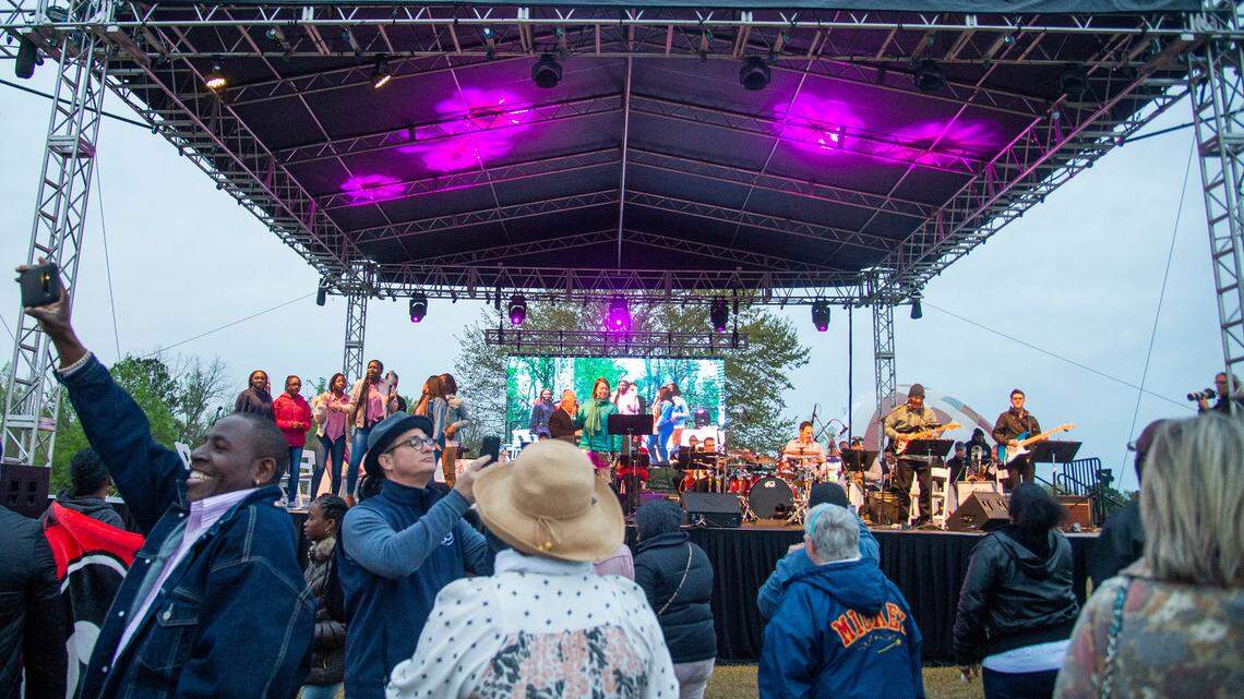 Lonestar, Uncle Kracker to perform at Cherry Blossom Festival. Here’s more.