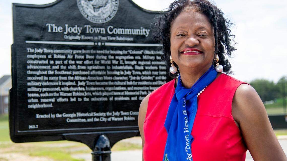 Destroyed in the ’70s, residents of Black Warner Robins community erect historic marker