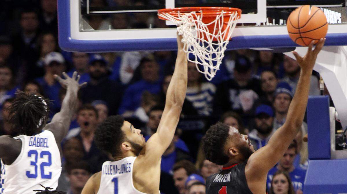 Yante Maten puts up a shot against Kentucky.
