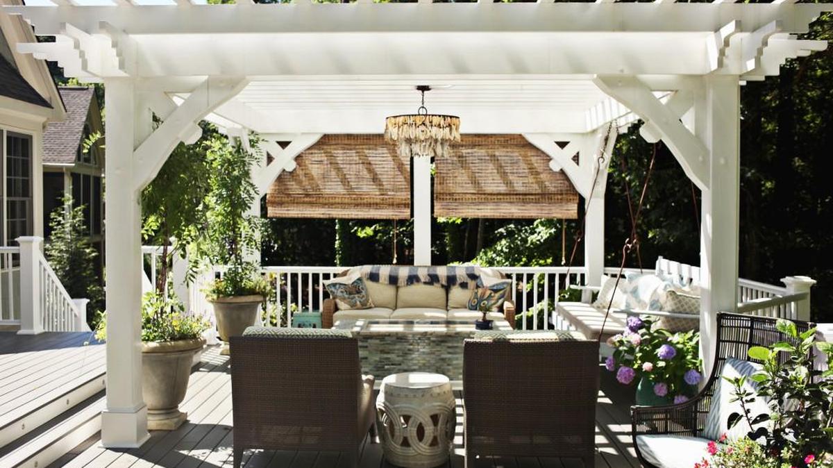 “I wanted to have enough space to entertain. I wanted that indoor/outdoor living experience, almost like you’re in a living room, but it’s outside,” said Lisa Allen Scalise, an interior designer and owner of Ivy Cottage Collections in Morrisville, North Carolina.