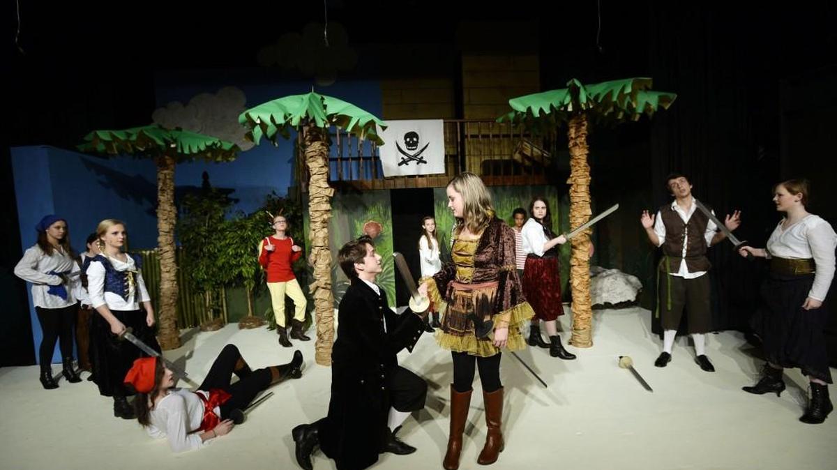 Liam Spence stars as Jolly Roger and Isabelle Williams as the pirate queen in the Backlot Players’ youth production of “Jolly Roger and the Pirate Queen.”