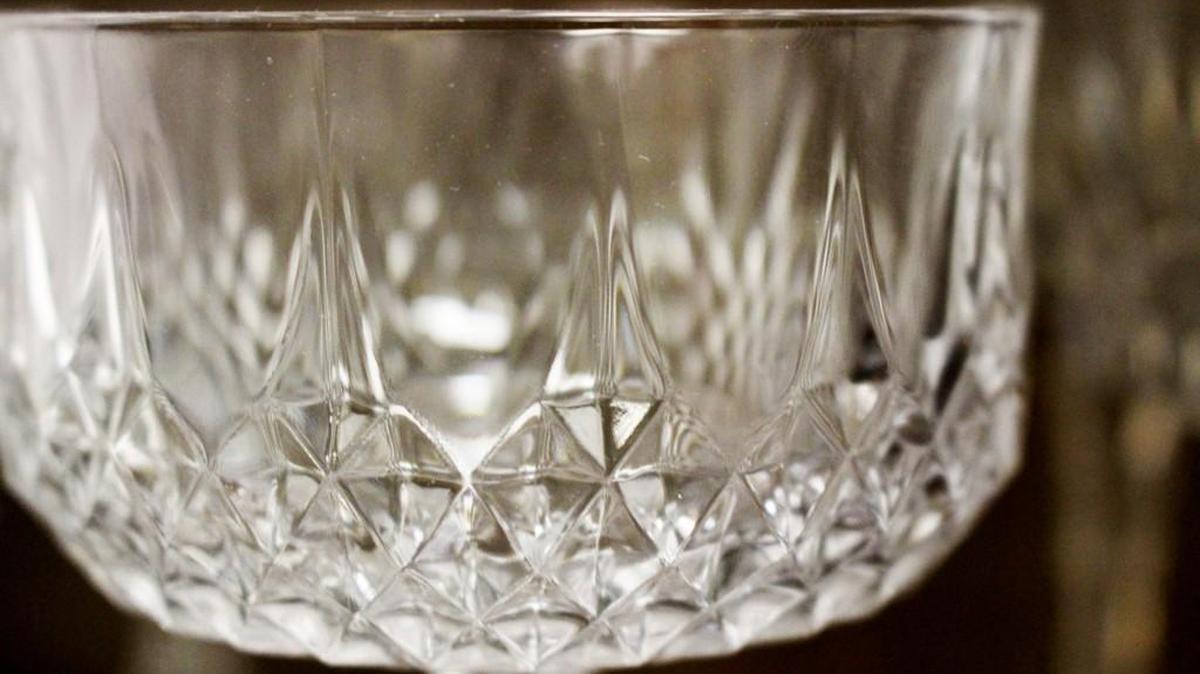 Add to your collection or start a set of crystal stemware at a more attractive price than that offered by a jewelry or department store