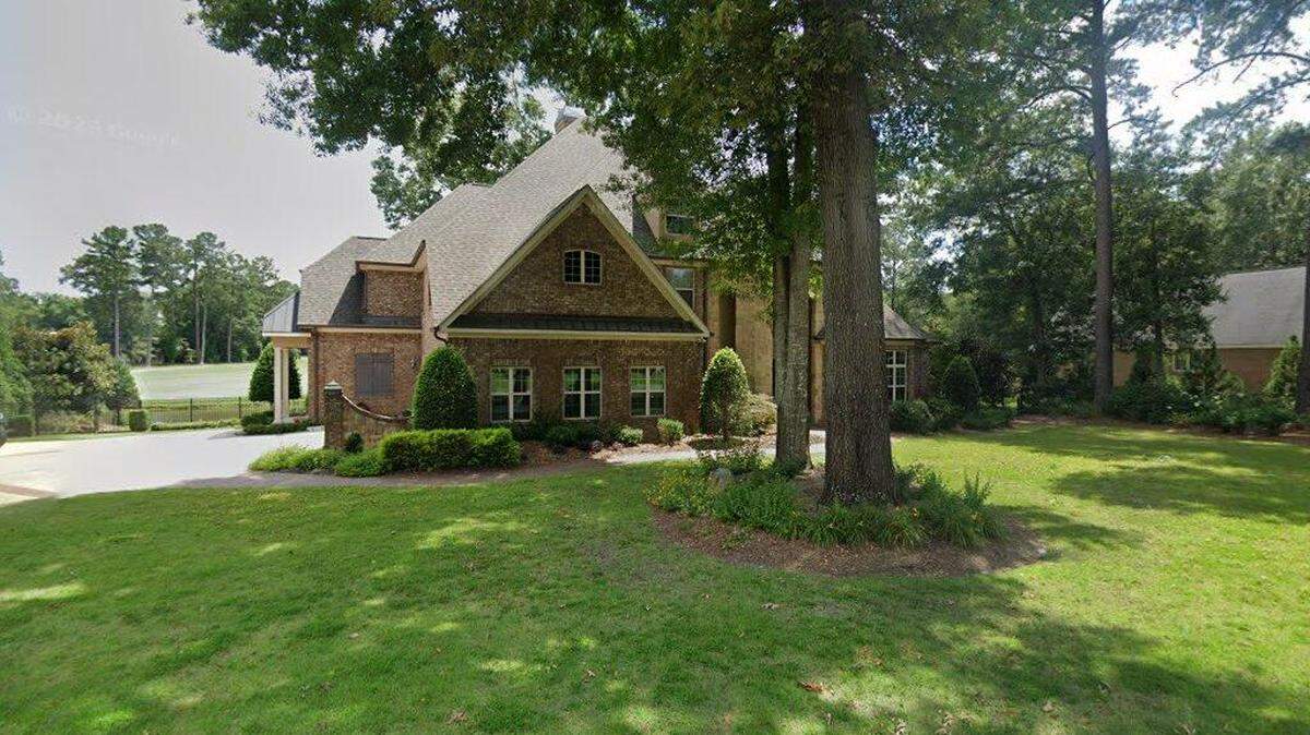 House on 200 block of Stathams Way