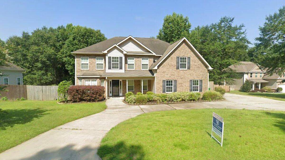 House on 200 block of Olde Hickory Circle