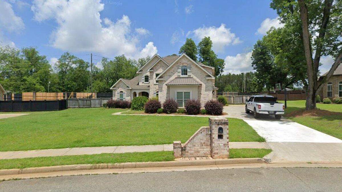 House on 1000 block of North Carmenville Drive
