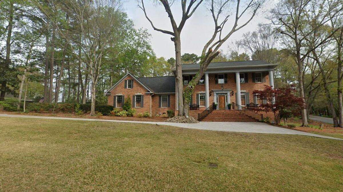 House on 4600 block of Brae Burn Lane