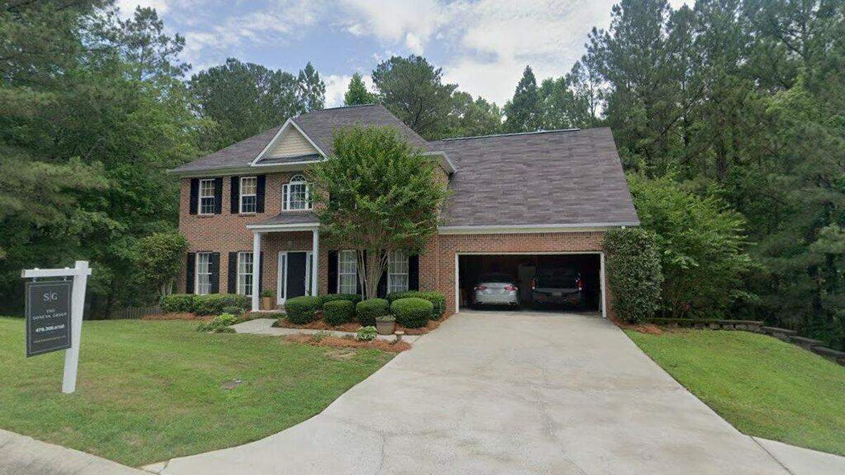 House on 100 block of Hillbrooke Court