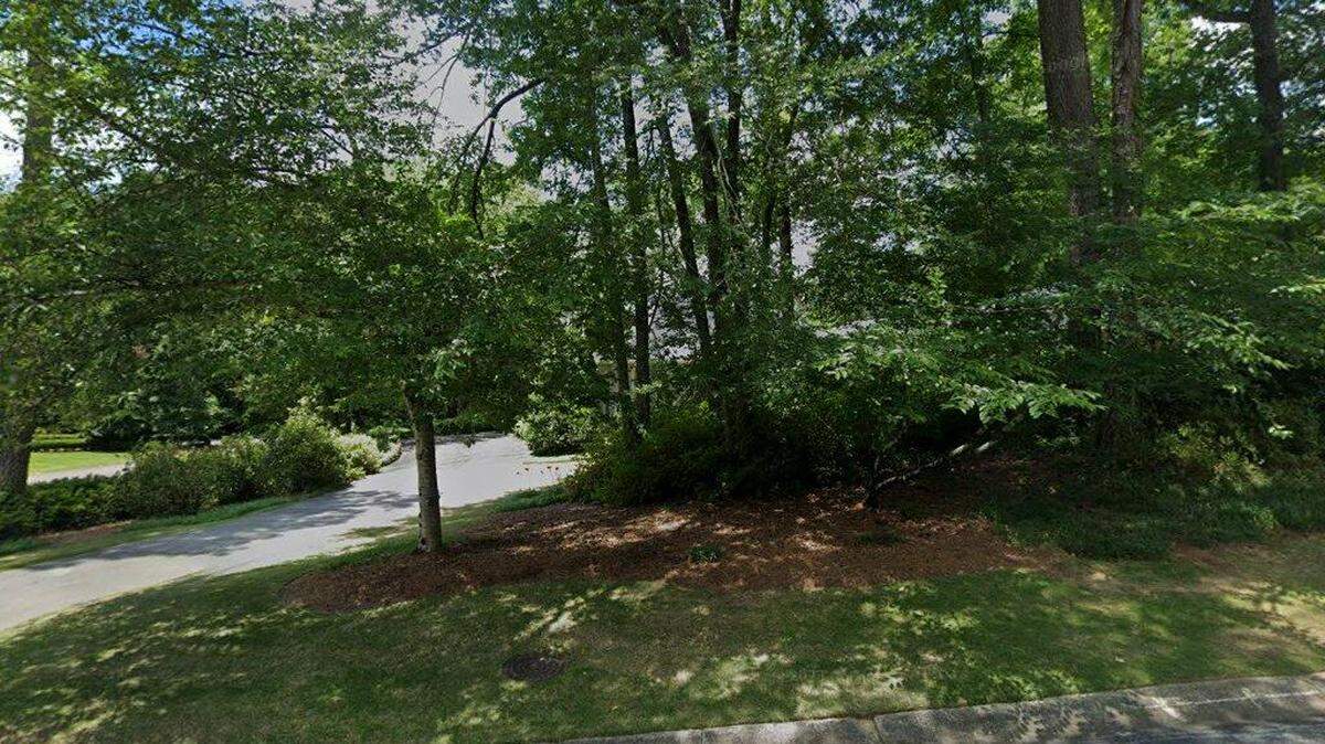 House on 4300 block of Old Club Road