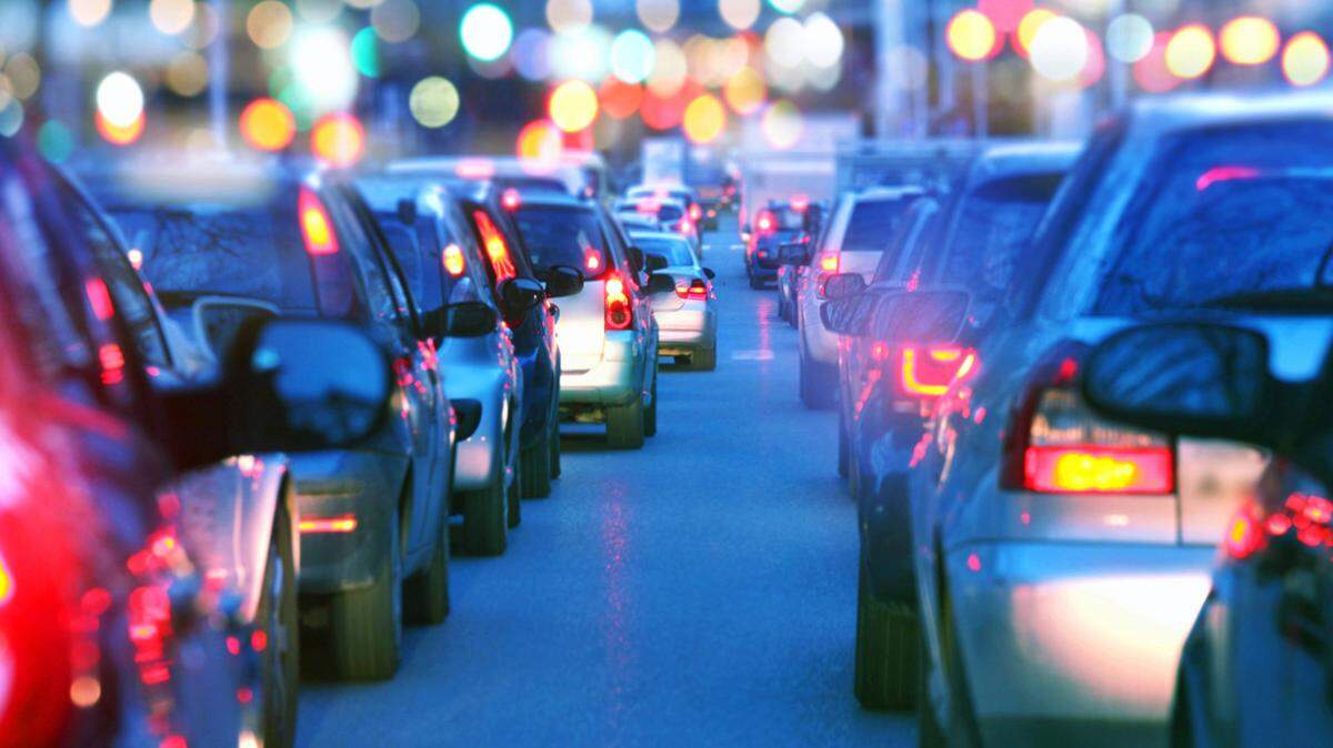 The travel forecast predicts that peak traffic will be the day before Thanksgiving — but drivers may want to be patient through the weekend.