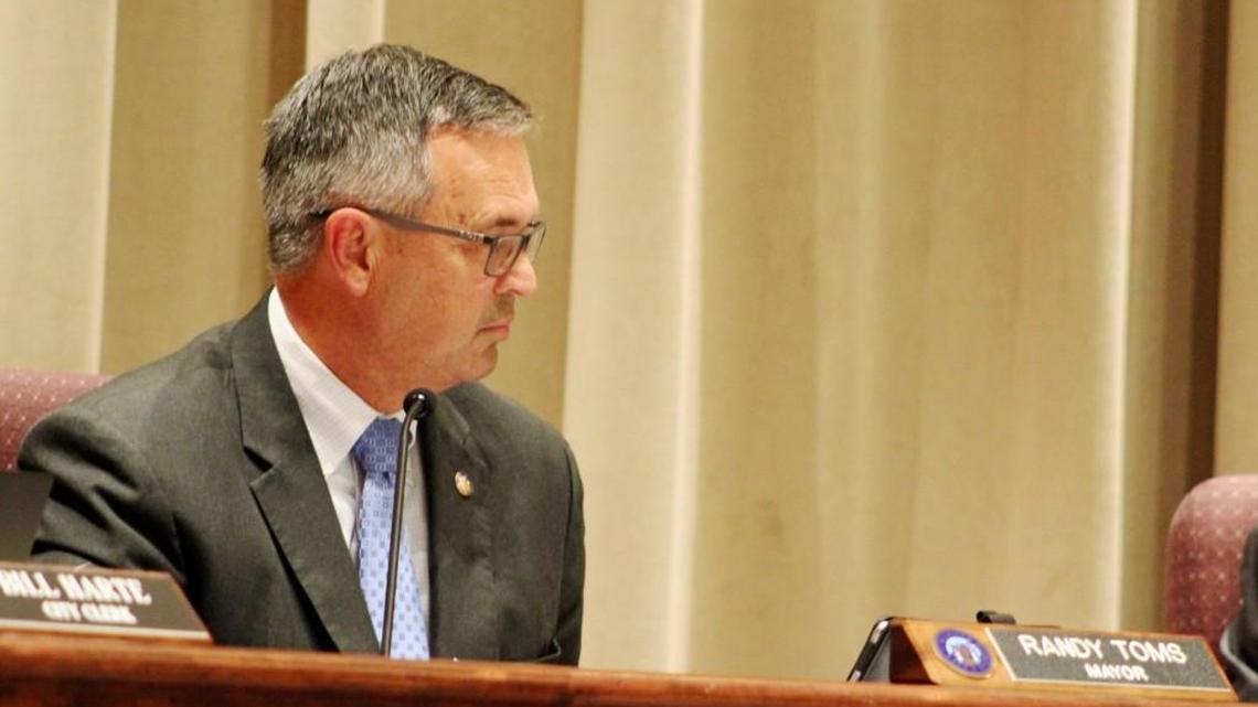 Warner Robins Mayor Randy Toms presented a proposed budget for the coming fiscal year Monday.
