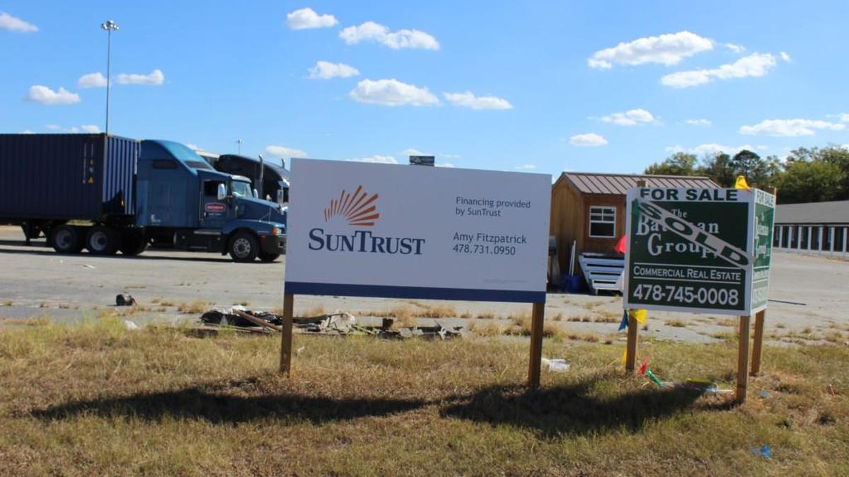 This location at the southwest corner of Interstate 75 and the Ga. 247 Connector was formerly occupied by Cafe Erotica, but will soon be home to a Zaxby’s restaurant.
