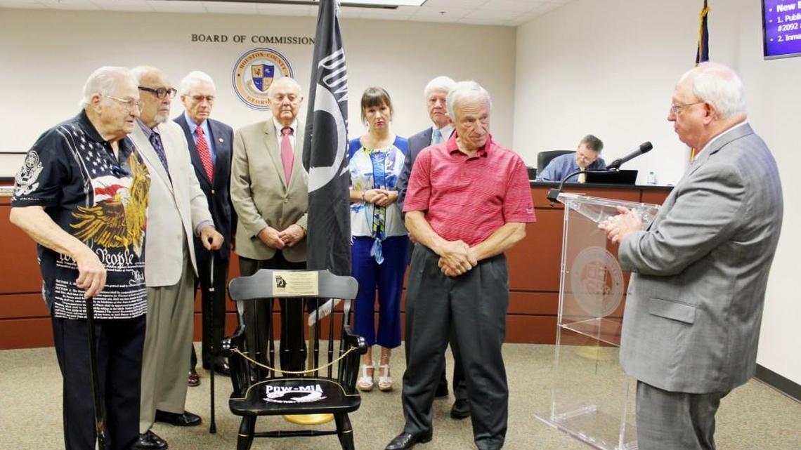 As a POW, letters from home were his lifeline. Now 90-year-old Macon military veteran wants more.