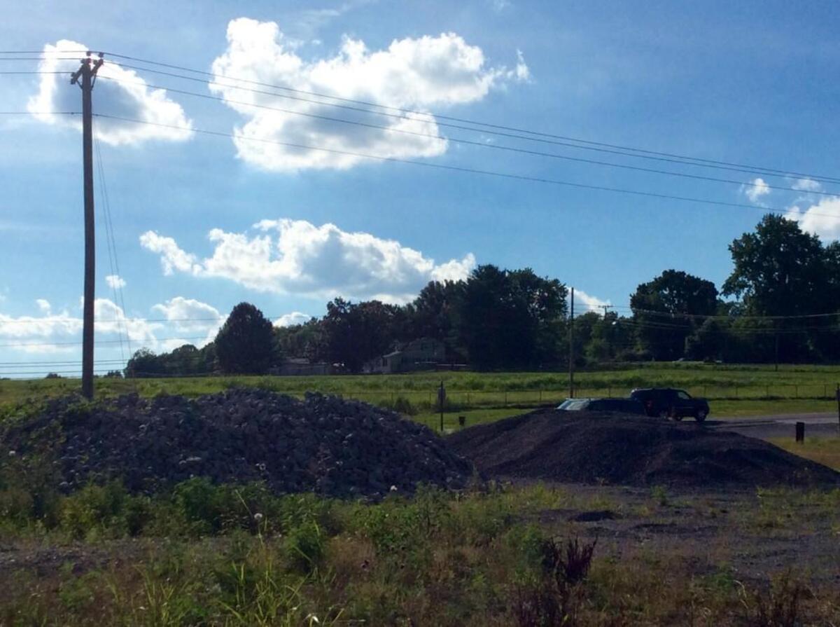 The farmhouse just south of Shelbyville, Tennessee, where a retired husband and wife were reportedly held hostage by escapees Donnie Rowe and Ricky Dubose on June 15.