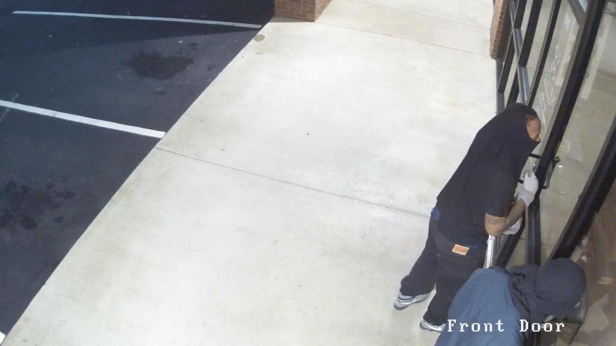 The Bibb County Sheriff’s Office is asking for help in identifying the suspects involved in the 3:15 a.m. burglary Tuesday of TechRx Smartphone & Tablet Repair at at 1687 Bass Road. Anyone that recognizes the clothing, tattoo or the suspects is urged to contact the sheriff’s office at 478-751-7500, or Macon Regional Crimestoppers at 1-877-68CRIME.