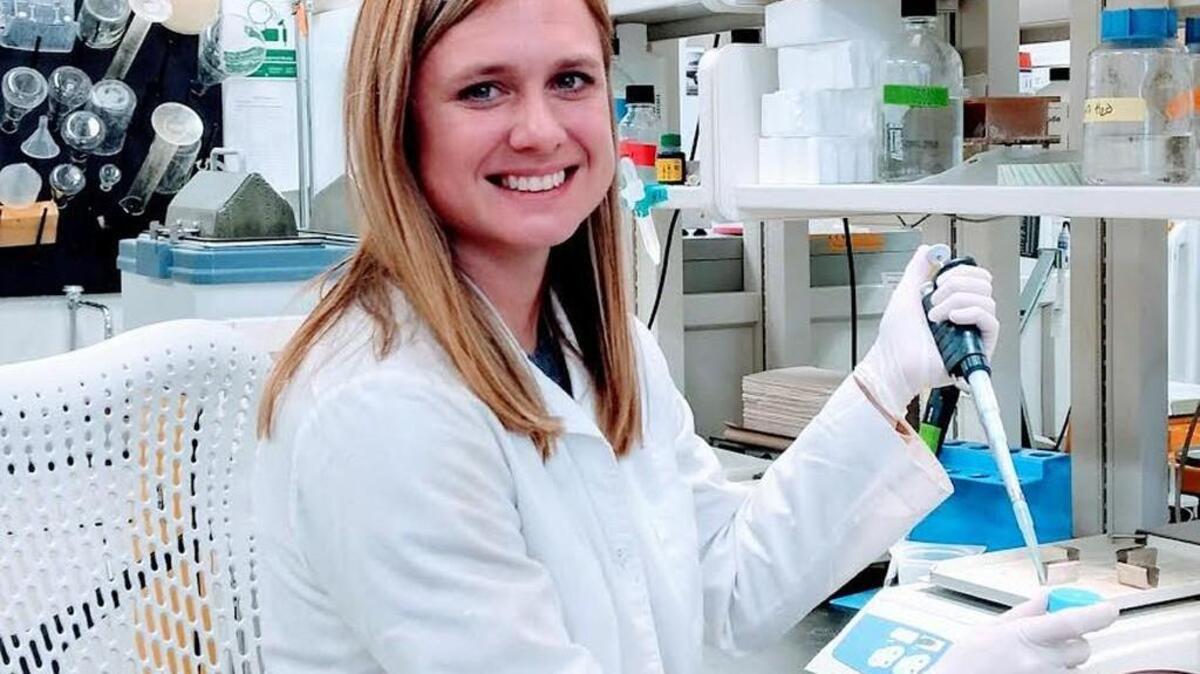 Kate Appleton, a 2002 Stratford Academy graduate, has discovered a chemical compound’s ability to reduce the spread of melanoma cells by up to 90 percent. The findings of her study with Richard Neubig at Michigan State University were published in the January issue of Molecular Cancer Therapeutics.