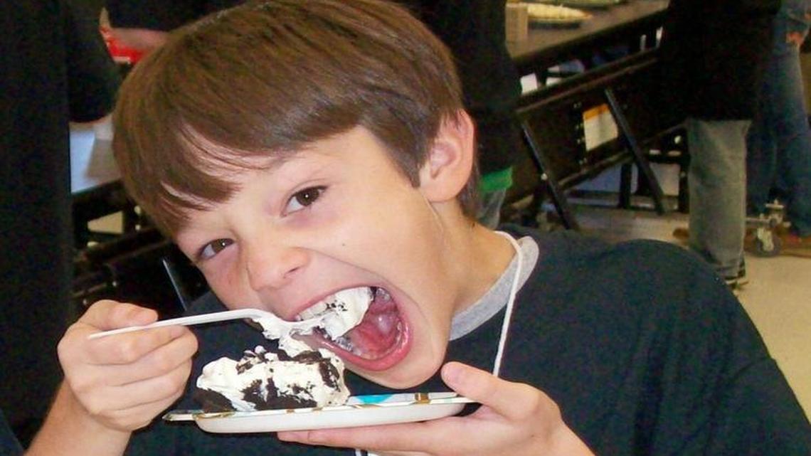 The fifth grade students at Hilltop Elementary School celebrated Pi Day. Pi represents the relationship between a circles diameter and its circumference. Karen Harkins, Hilltop EIP math teachers, planned several activities for the students to participate in. Parent volunteers helped with the activities including decorating Pi, making a Pi bracelet and estimating and measuring the circumference of a balloon.