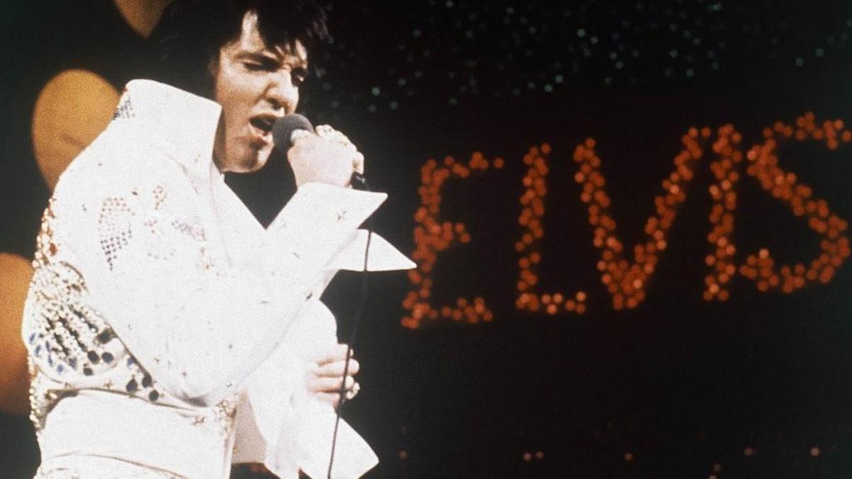 Elvis Presley performs during a 1972 concert.